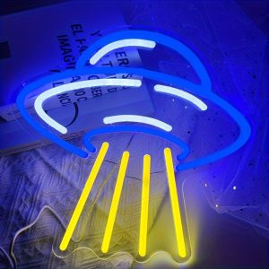 1 pc UFO Alien Spaceship LED Neon Sign, Science Museum Ambiance Wall Decor Neon Sign for Home, Party, Living Room, Bar, Club, Game Room, as Birthday, Astronomy Enthusiast Gift, Bedroom and Home Wall Decor, USB Powered Illuminated Sign Hanging Unit, 5V USB Power Supply