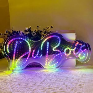 1pc Custom Neon Sign For Wall Decor, Personalized Last Name Neon Light Sign Wedding Festival Neon Sign Home Decoration Backdrop Family Name Light Wedding Gifts Mr And Mrs Name Neon Light Sign, USB Power. Trendy, Colorful, Contracted, Kawaii, Y2K