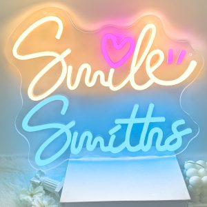 Custom Smile pattern and name neon lights, personalised LED neon lights for parties, cafes, bars, fast food restaurants, weddings, birthday gifts and home kitchen decorations, unique and ideal gifts for proposals, parties and housewarming!